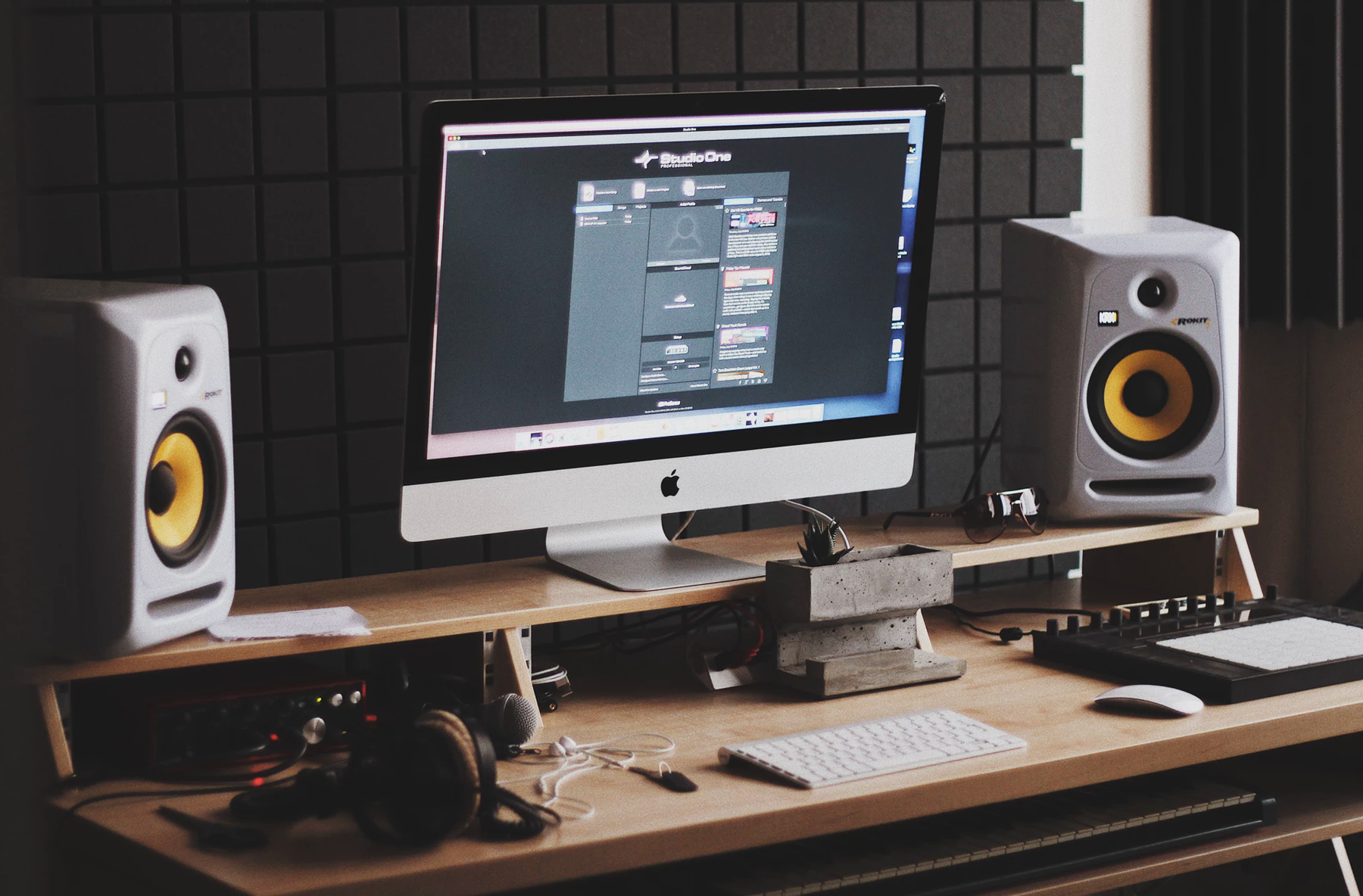9 Essentials for Setting Up Your Home Studio